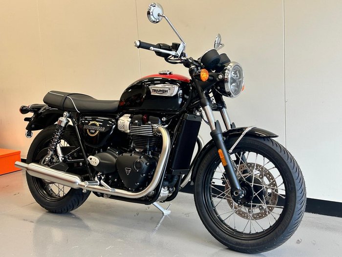 2026 Triumph Bonneville T100 (900cc) Bonneville Black