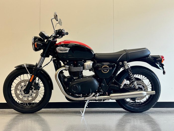 2026 Triumph Bonneville T100 (900cc) Bonneville Black