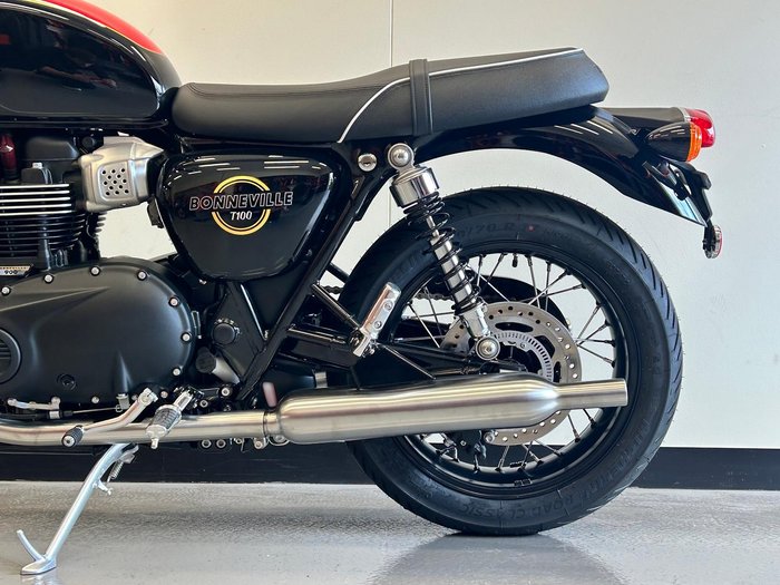 2026 Triumph Bonneville T100 (900cc) Bonneville Black