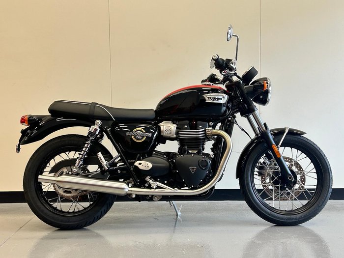 2026 Triumph Bonneville T100 (900cc) Bonneville Black