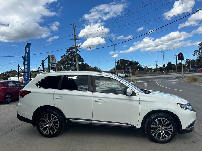 2017 Mitsubishi Outlander LS Safety Pack