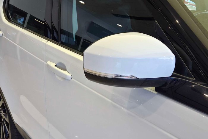 2018 Land Rover Discovery TD6 SE