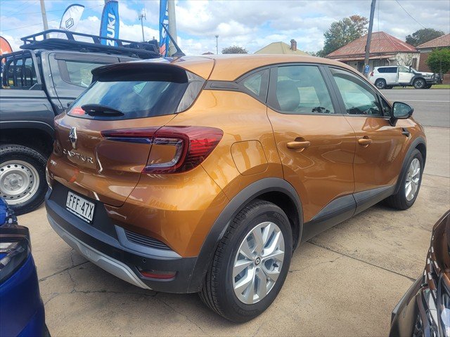 2022 RENAULT CAPTUR LIFE