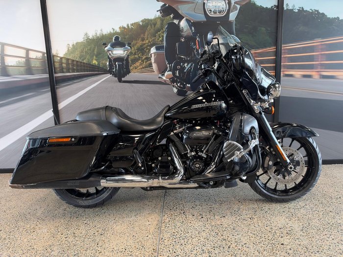 2019 Harley-Davidson Street Glide Special 114 (FLHXS)