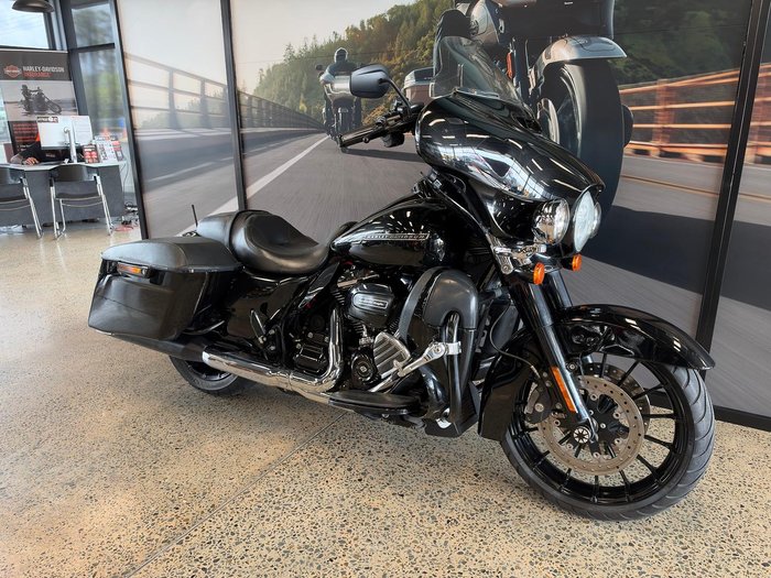 2019 Harley-Davidson Street Glide Special 114 (FLHXS)
