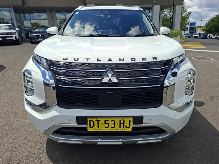 2024 Mitsubishi Outlander Exceed