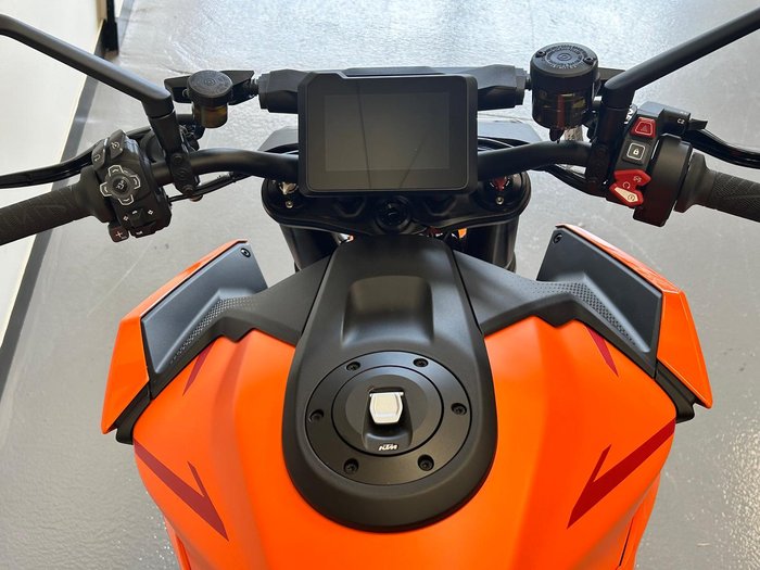 2026 KTM 1390 Super Duke R Super Duke Orange