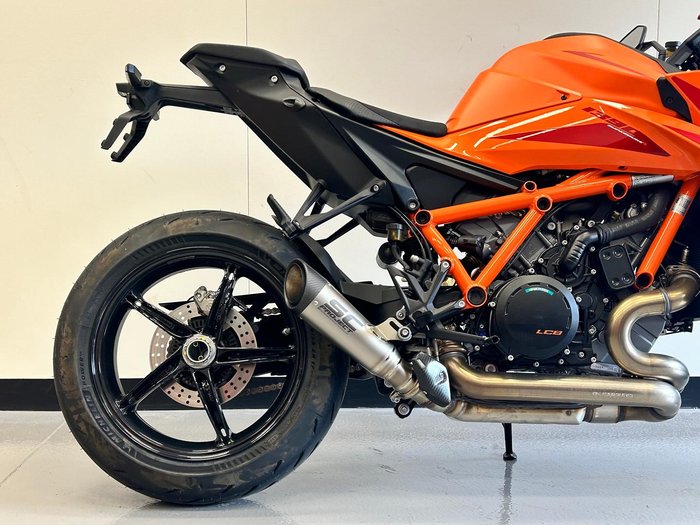 2026 KTM 1390 Super Duke R Super Duke Orange