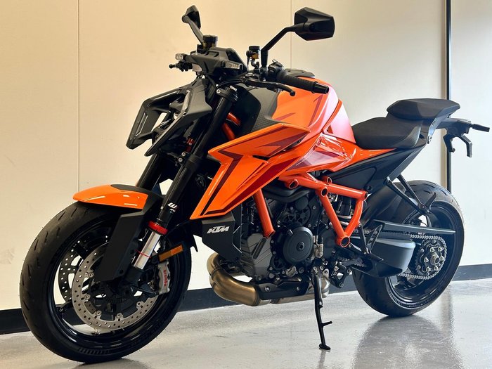 2026 KTM 1390 Super Duke R Super Duke Orange