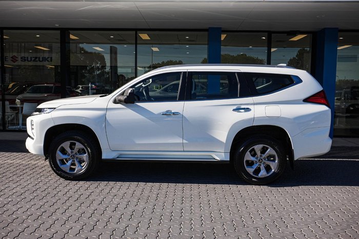 2024 Mitsubishi Pajero Sport GLX