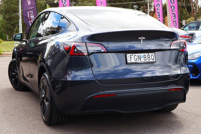2024 Tesla Model Y Rear-Wheel Drive