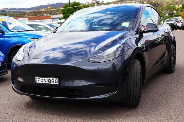 2024 Tesla Model Y Rear-Wheel Drive