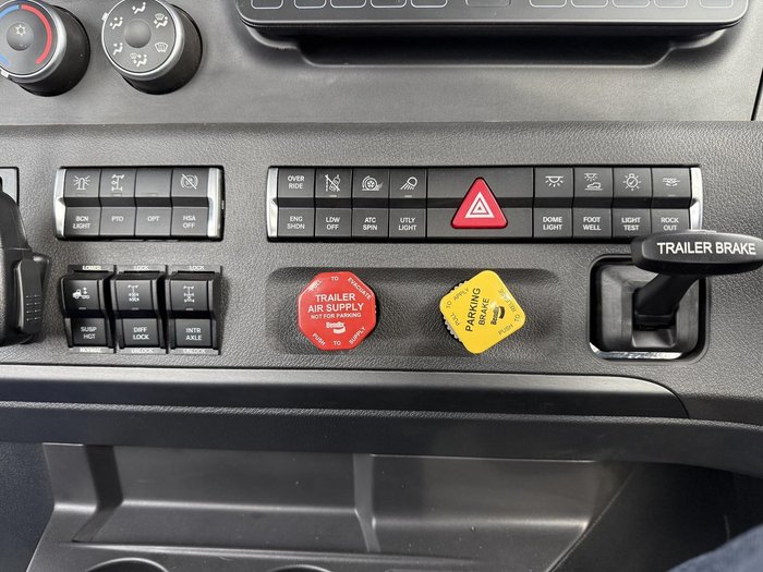 2025 Freightliner Cascadia