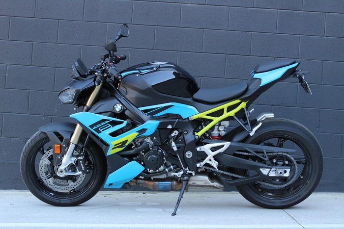 2025 BMW