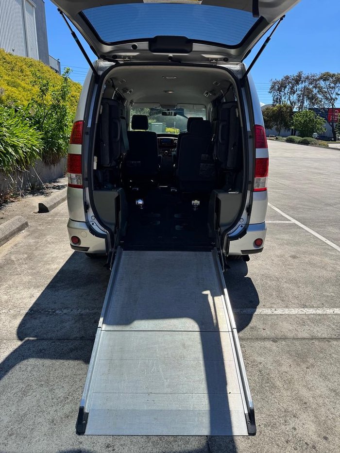 2005 Toyota Noah