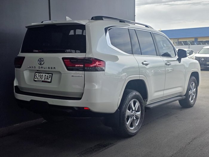 2024 Toyota Landcruiser Sahara