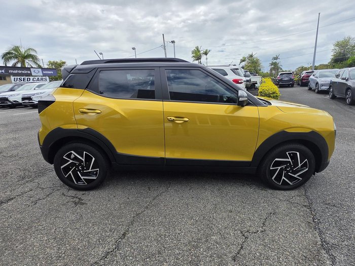 2025 Mahindra XUV3XO AX7L