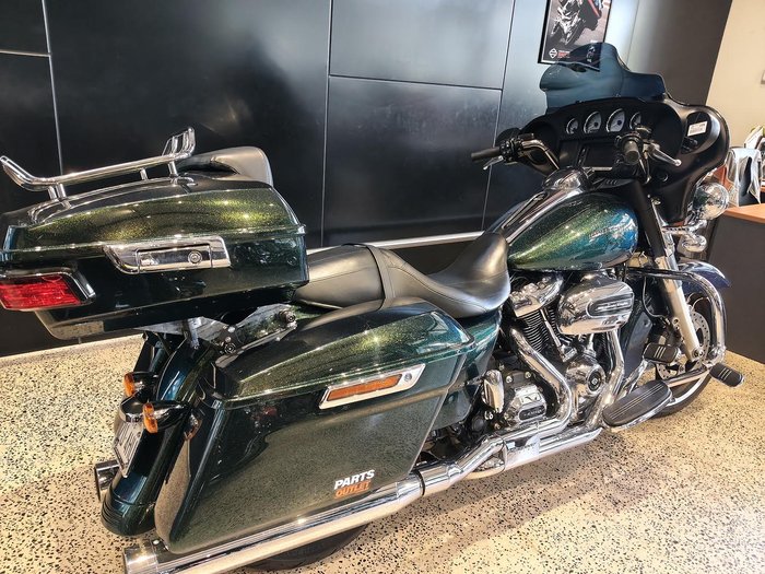 2018 Harley-Davidson Street Glide Special 114 (FLHXS)