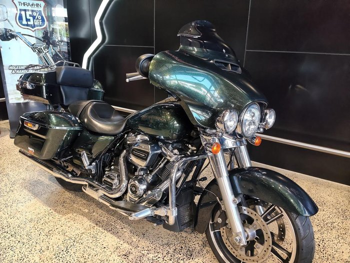 2018 Harley-Davidson Street Glide Special 114 (FLHXS)
