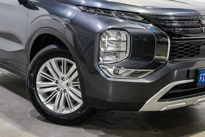 2024 Mitsubishi Outlander LS