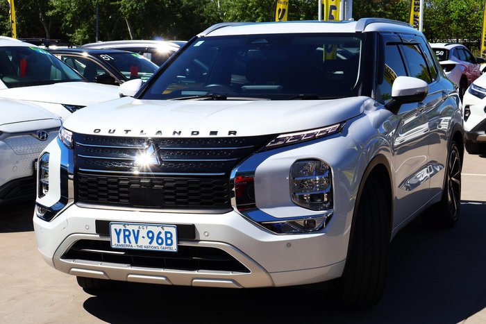 2023 Mitsubishi Outlander Exceed
