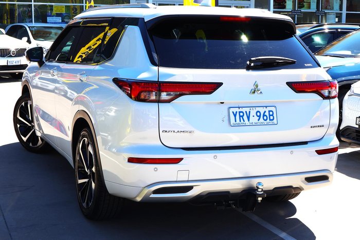 2023 Mitsubishi Outlander Exceed