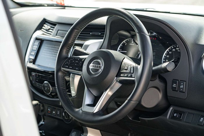 2024 Nissan Navara ST-X