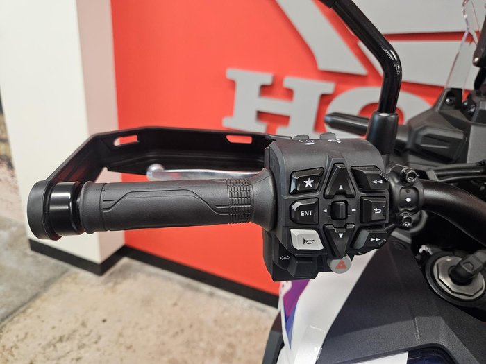 2025 Honda Africa Twin ES (CRF1100A3) Africa Twin White