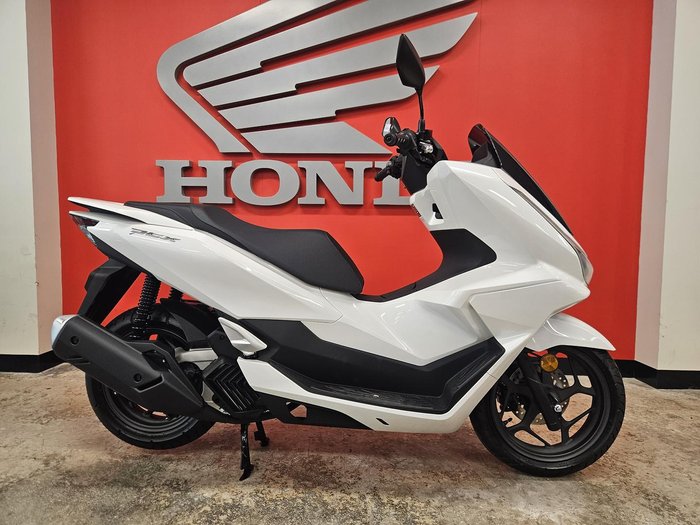 2025 Honda PCX 125 PCX White