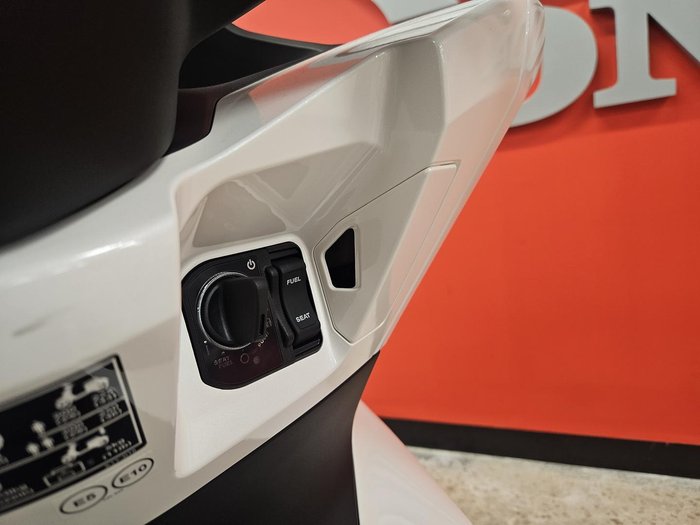 2025 Honda PCX 125 PCX White