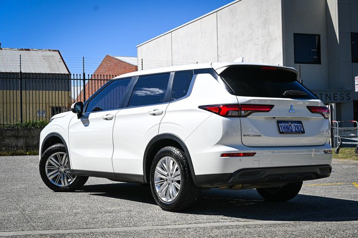 2022 Mitsubishi Outlander ES