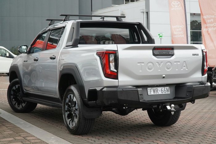 2025 Toyota Hilux SR5 48V