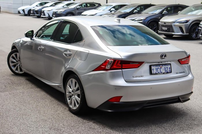 2014 Lexus IS 300h Luxury
