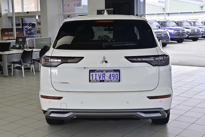 2025 Mitsubishi Outlander LS