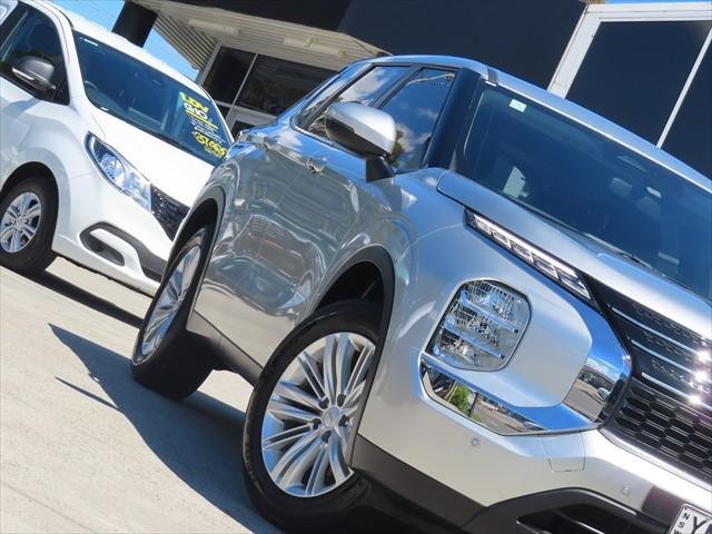 2022 Mitsubishi Outlander ES