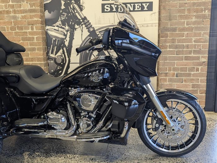 2026 Harley-Davidson Street Glide 3 (FLHLT)