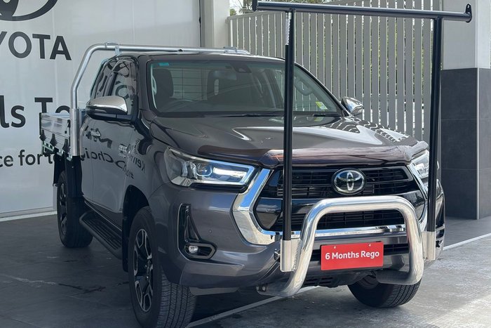 2023 Toyota Hilux SR5