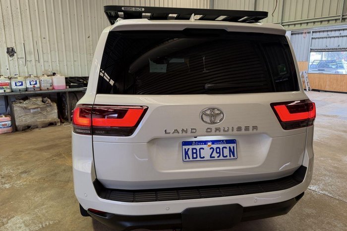 2022 Toyota Landcruiser VX