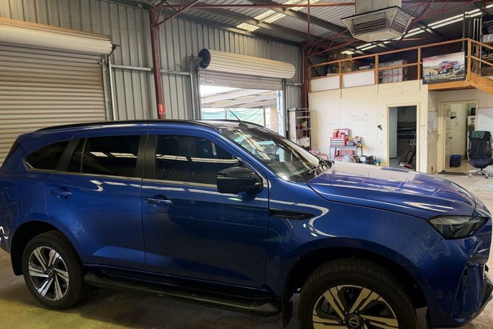 2025 Isuzu MU-X LS-T