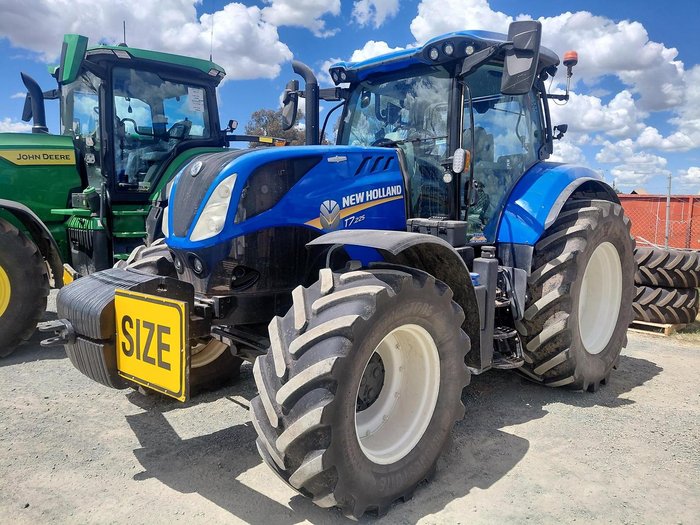 2022 New Holland T7.225