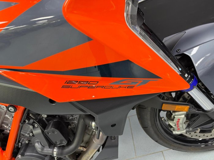 2022 KTM 1290 Super Duke GT