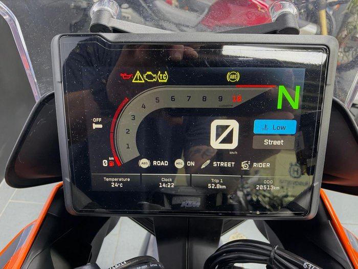 2022 KTM 1290 Super Duke GT