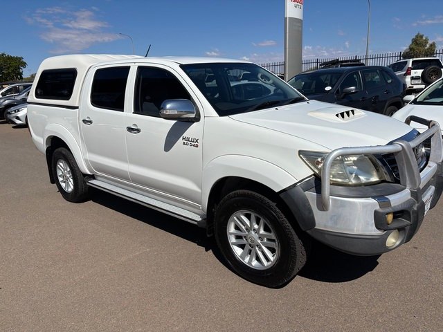 2011 Toyota Hilux HILUX 4x4 3.0L T/D D/C M/T SR5 1R61250 001 Glacier White