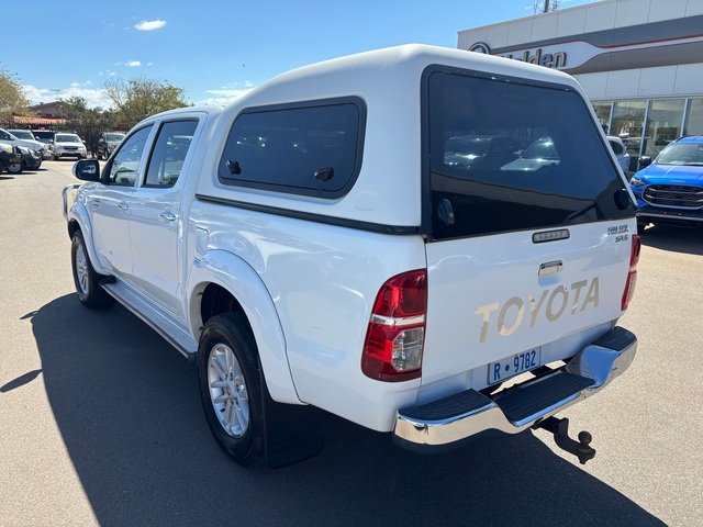 2011 Toyota Hilux HILUX 4x4 3.0L T/D D/C M/T SR5 1R61250 001 Glacier White