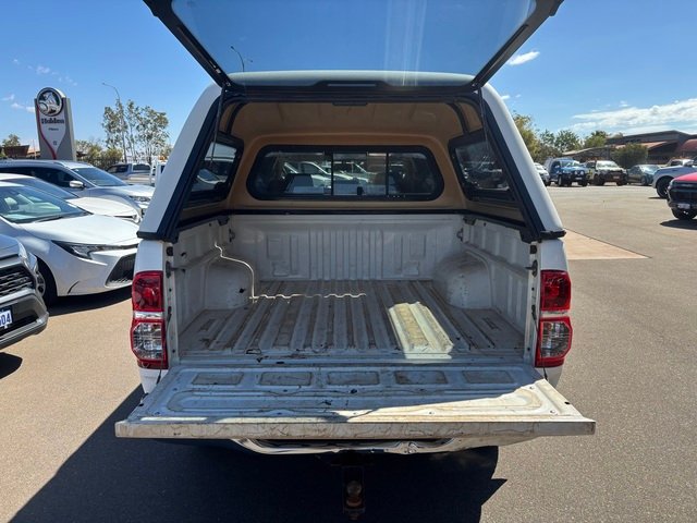 2011 Toyota Hilux HILUX 4x4 3.0L T/D D/C M/T SR5 1R61250 001 Glacier White