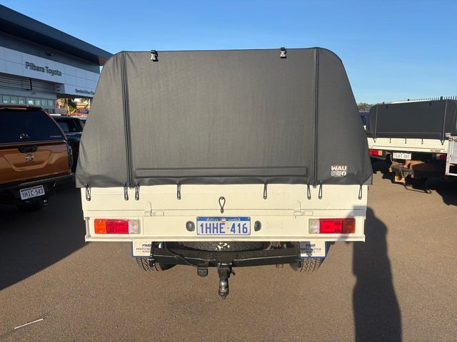 2020 Toyota Hilux HILUX 4x4 2.8L DSL D/C/C 6AT SR 2L71010 001 Glacier White