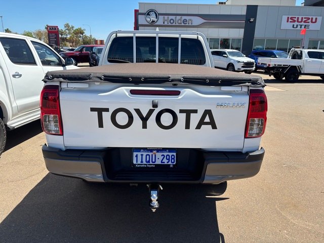 2021 Toyota Hilux HILUX 4x4 2.8L DSL D/C/C 6AT SR 2U76980 001 Glacier White