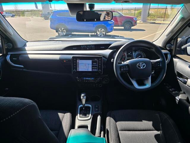 2021 Toyota Hilux 4x4 2.8L DSL D/C/C 6AT SR5 Glacier White