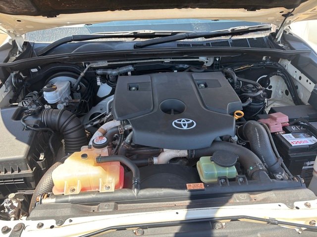 2021 Toyota Hilux HILUX 4x4 2.8L DSL D/C/C 6AT SR 2U76980 001 Glacier White