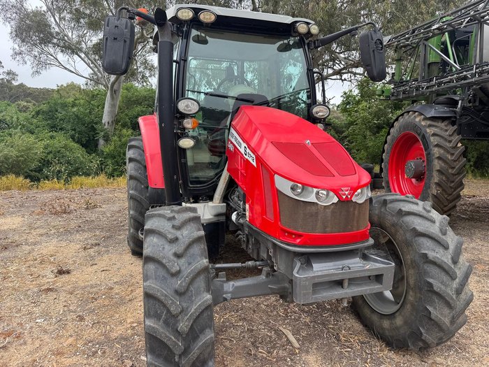 2022 Massey Ferguson 5712S